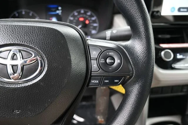 Used 2025 Blue Toyota L image 24