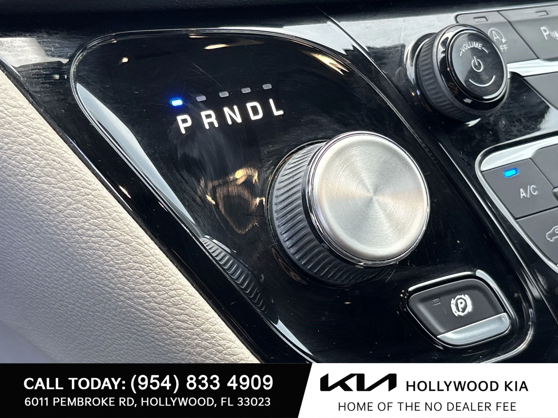Used 2021 Brilliant Black Crystal Pearlcoat Chrysler Touring image 19