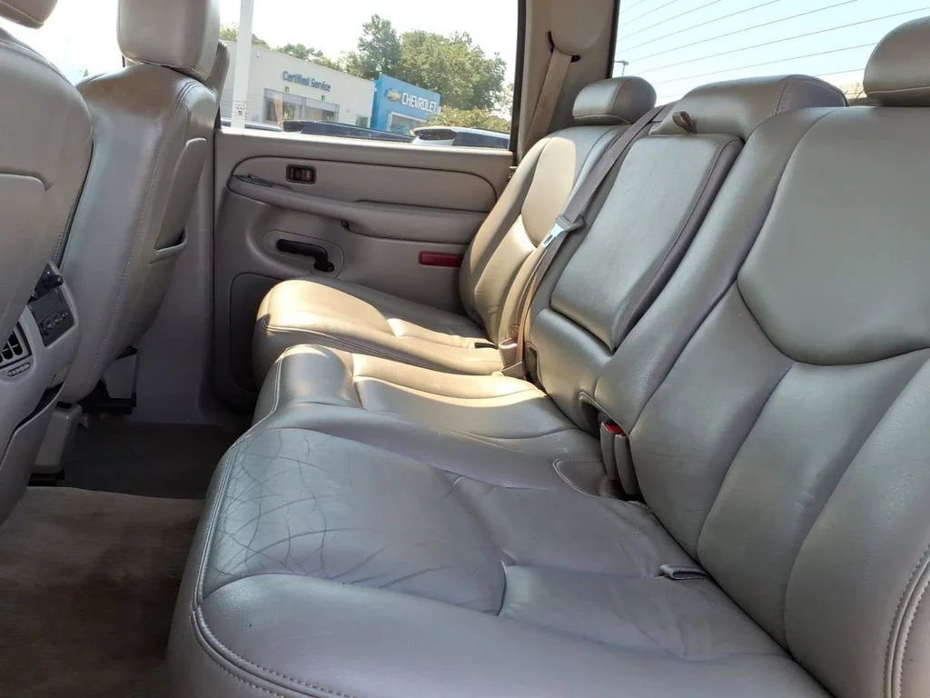 Used 2005 Silver GMC SLT image 24