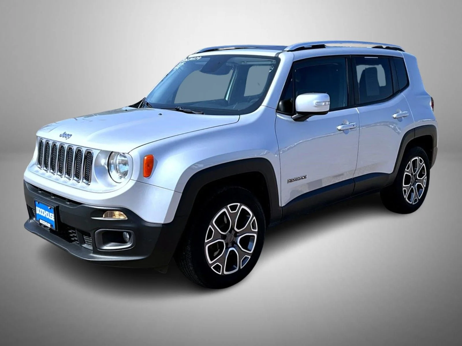Used 2015 Silver Jeep Limited image 1