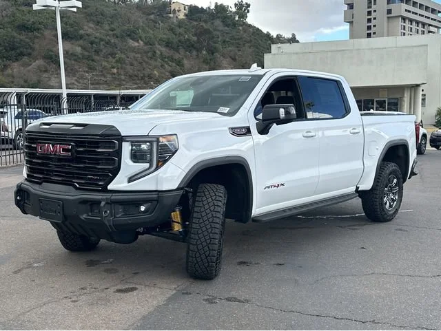 2026 GMC Sierra 1500 AT4X - Photo 10