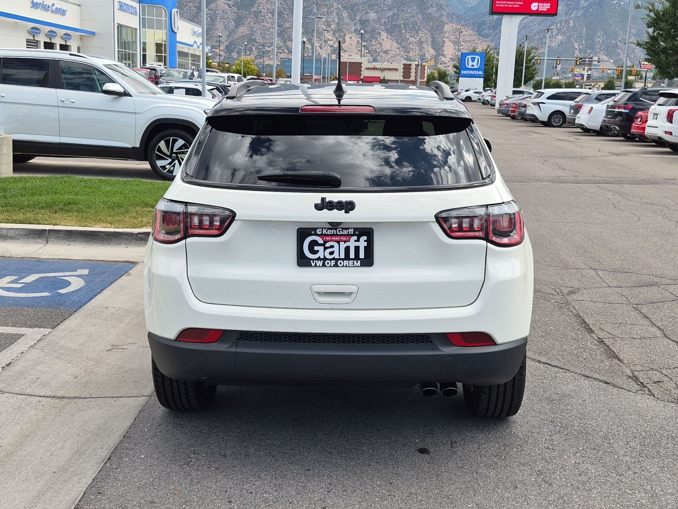 Used 2018 White Clearcoat Jeep Altitude image 4