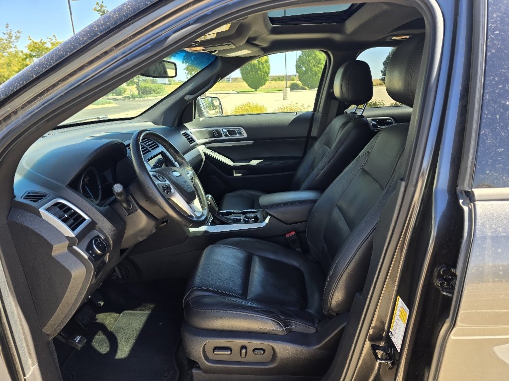 Used 2015 Magnetic Metallic Ford XLT image 11