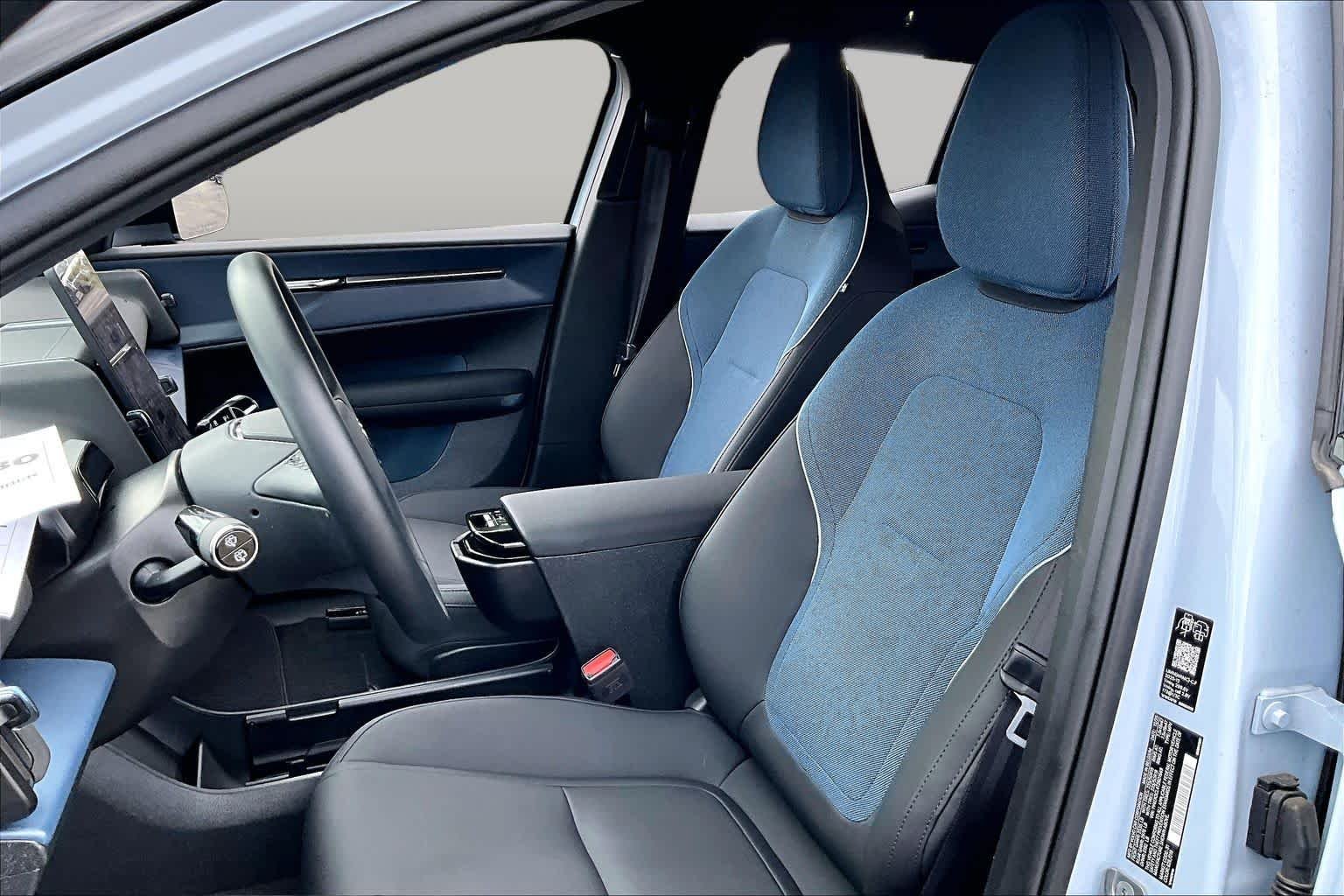 Used 2026 Cloud Blue Volvo Cross Country Ultra image 8