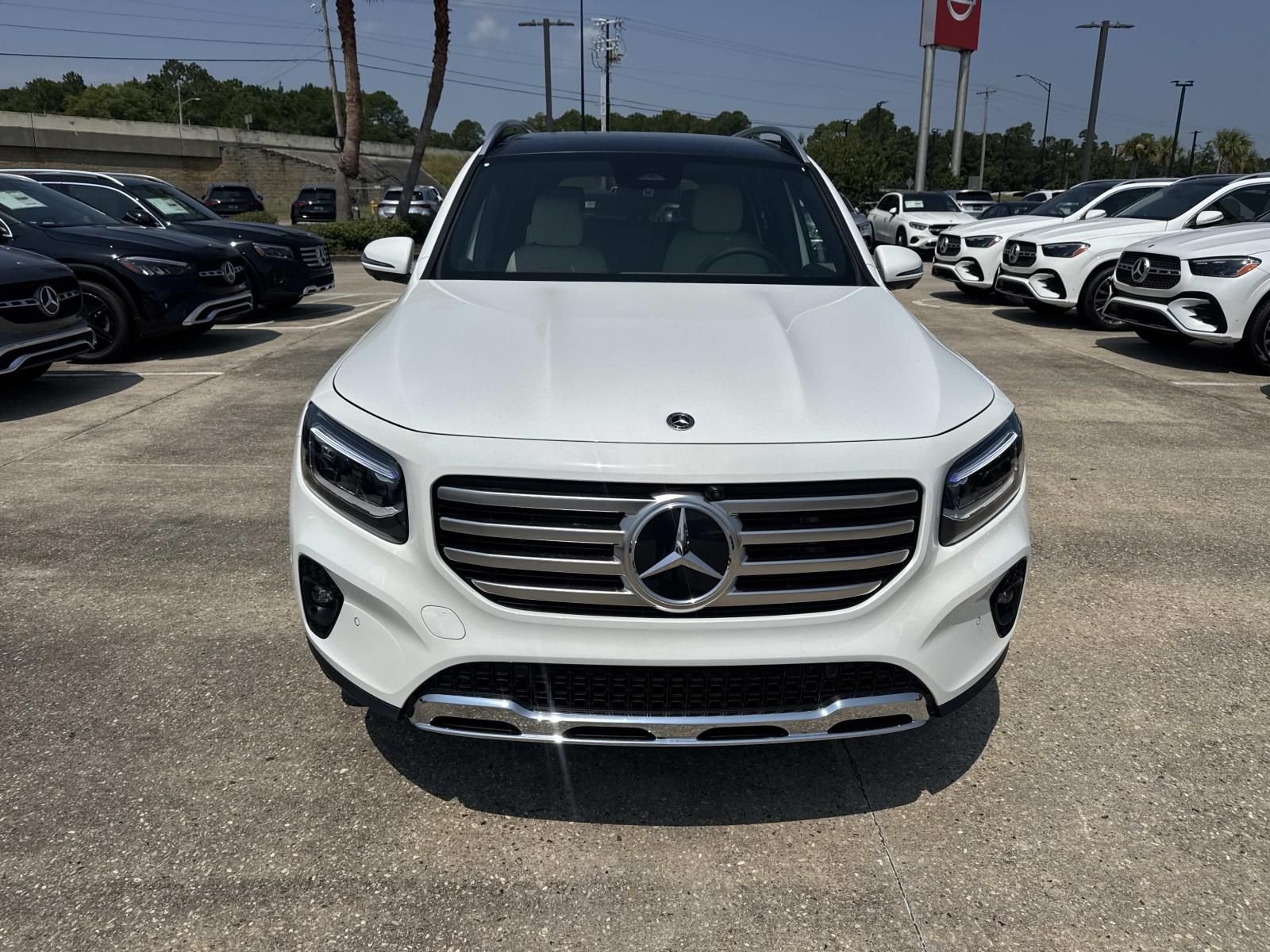 New 2026 White Mercedes-Benz GLB 250 image 2