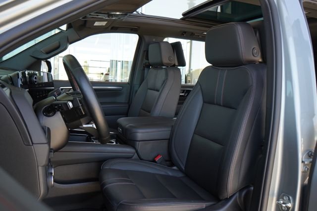 Used 2025 Gray Chevrolet RST image 21