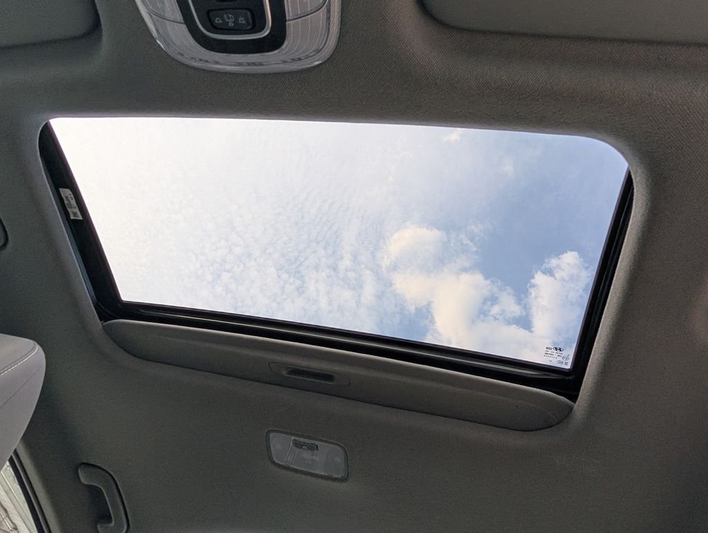 Used 2025 Blue Hyundai SEL Convenience image 11