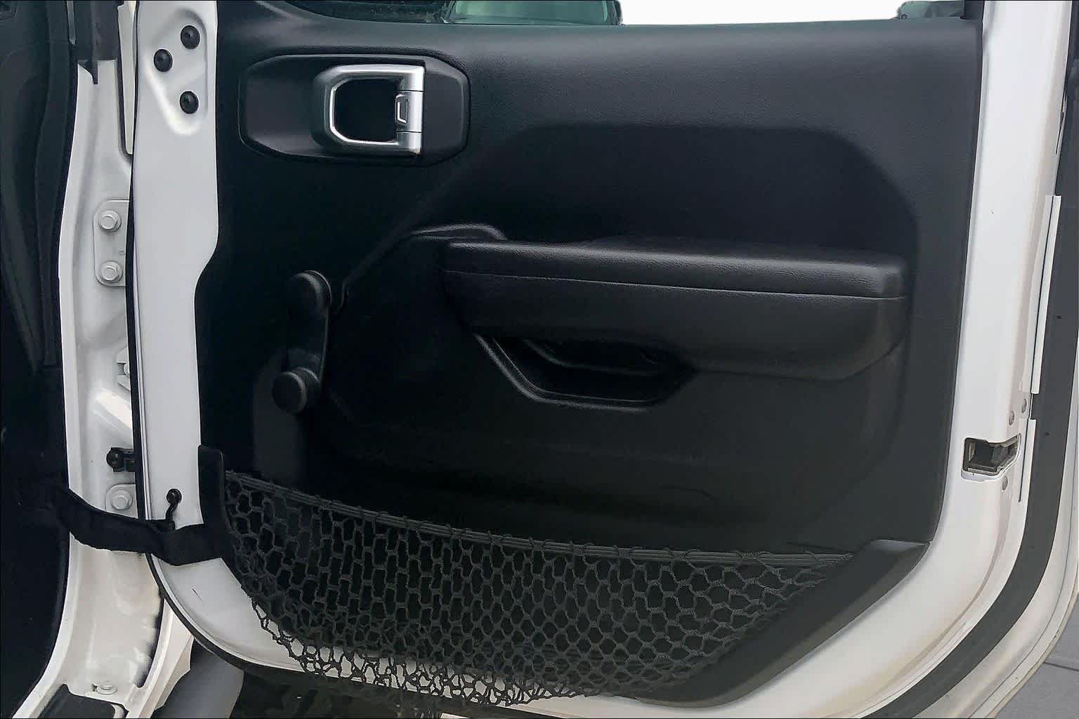 Used 2018 Bright White Clearcoat Jeep Sport image 23