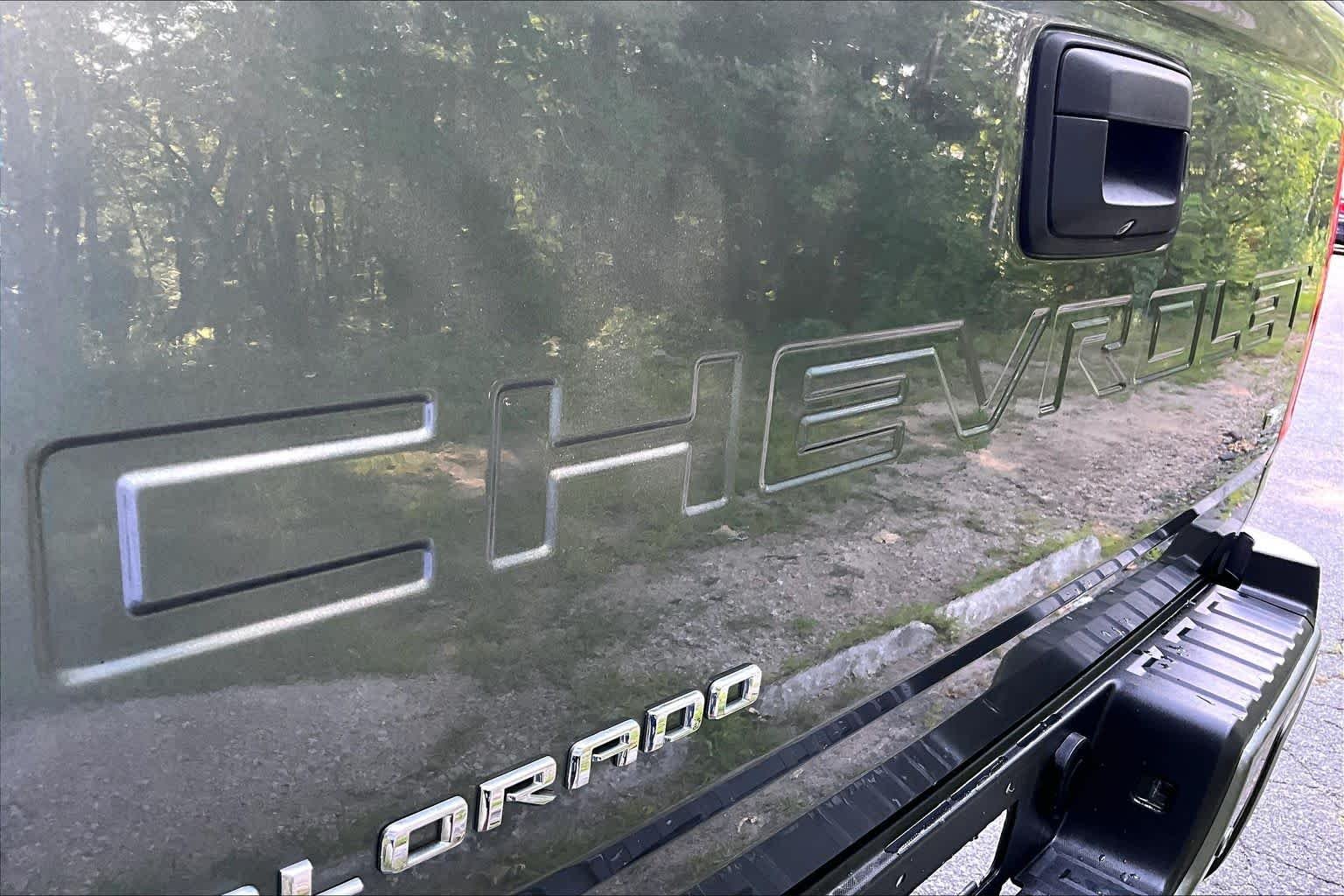 Used 2022 Satin Steel Metallic Chevrolet 4WD Z71 image 29