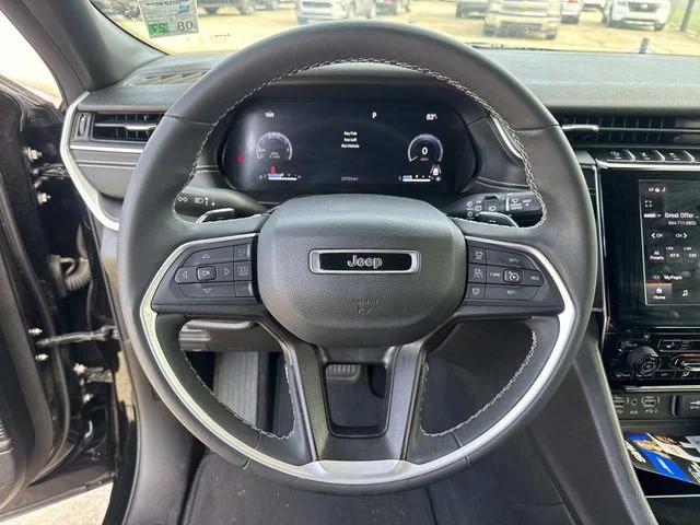 Used 2023 Black Jeep Altitude image 40