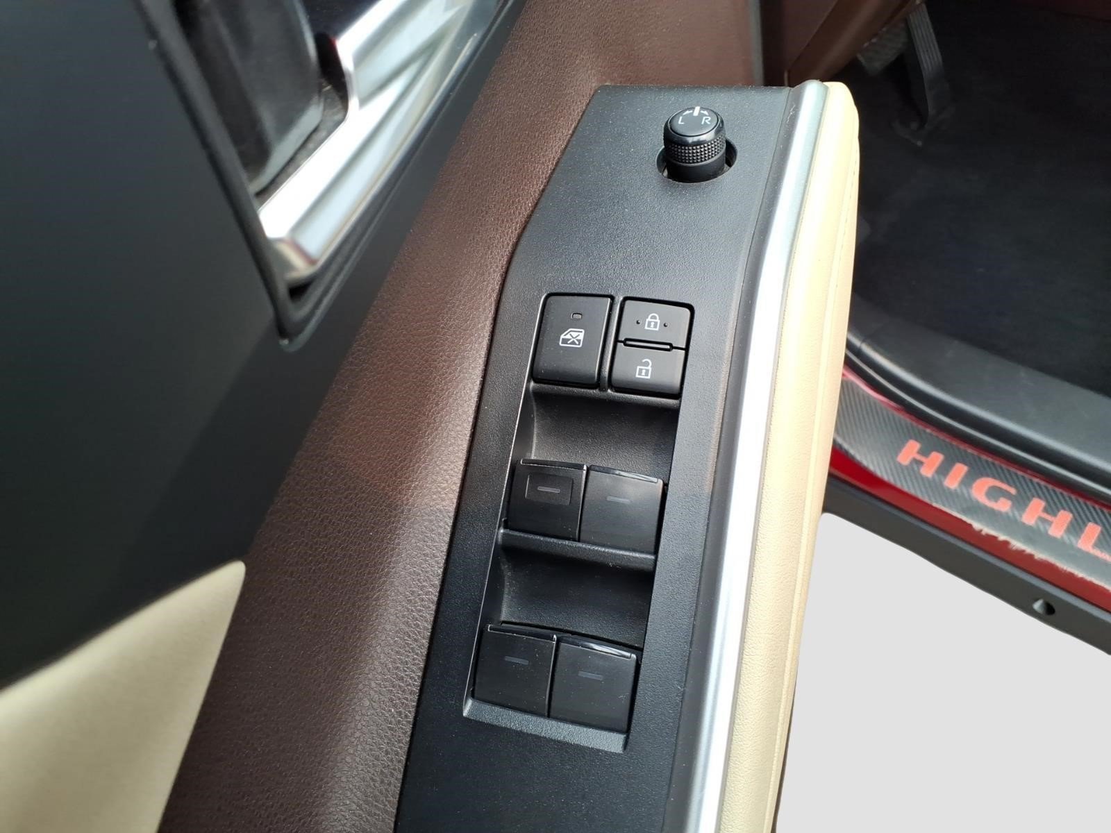 Used 2021 Ruby Flare Pearl Toyota XLE image 24