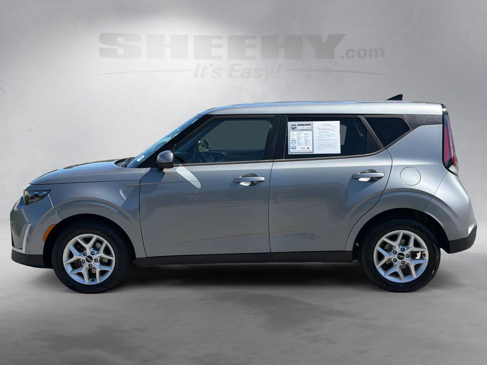 Used 2023 Steel Gray Kia LX image 13