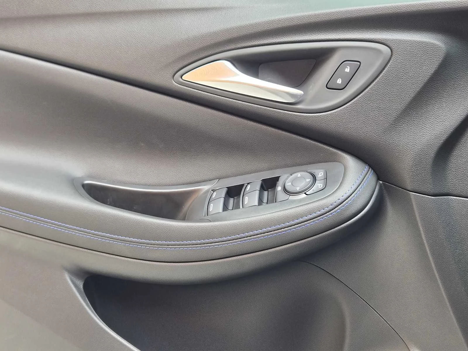 2026 Buick Encore GX Sport Touring - Photo 15