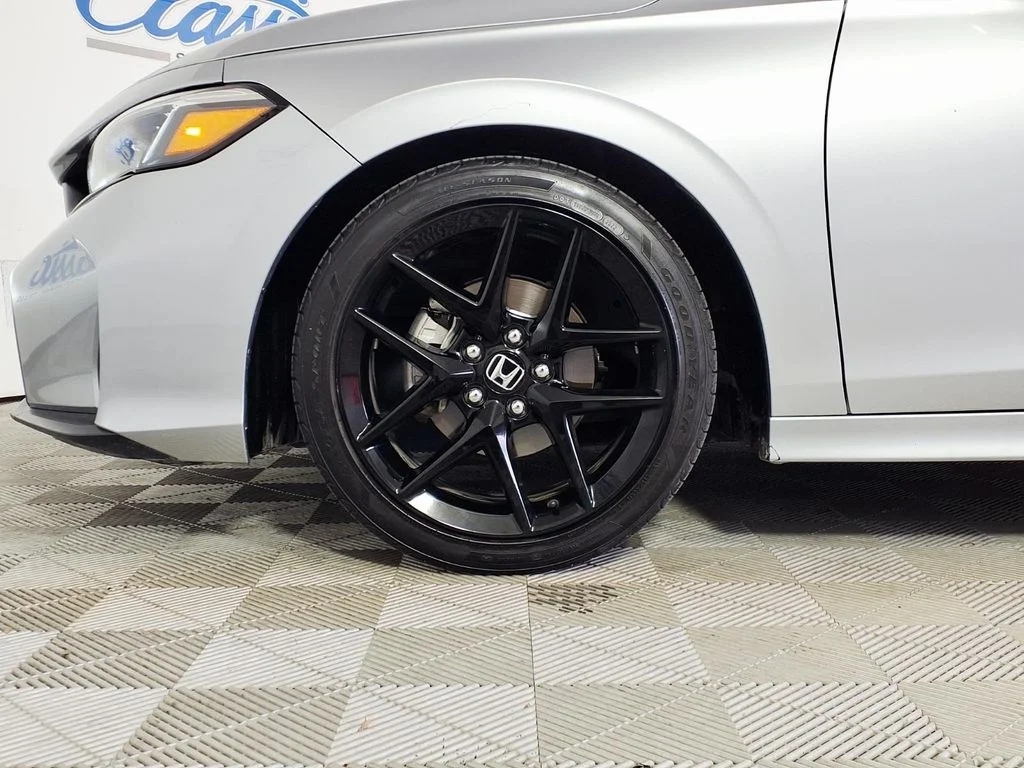 Used 2025  Honda Sport image 7