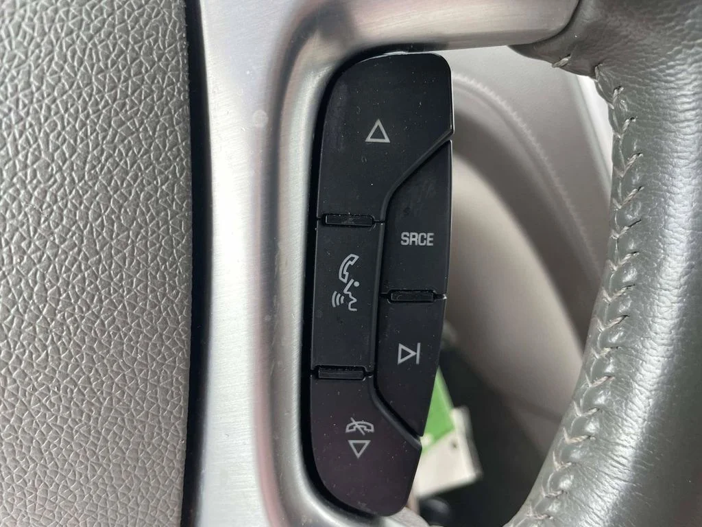 Used 2015 White GMC SLT-1 image 25