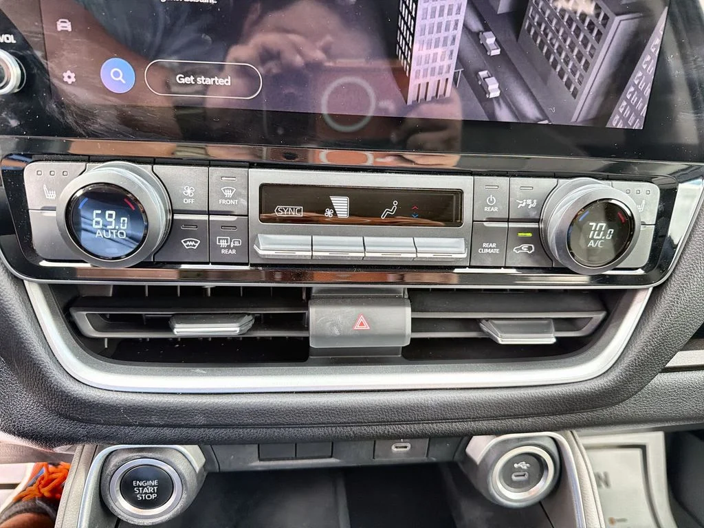 Used 2024  Toyota XLE image 17