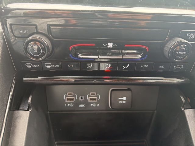Used 2023 Black Jeep Laredo image 19