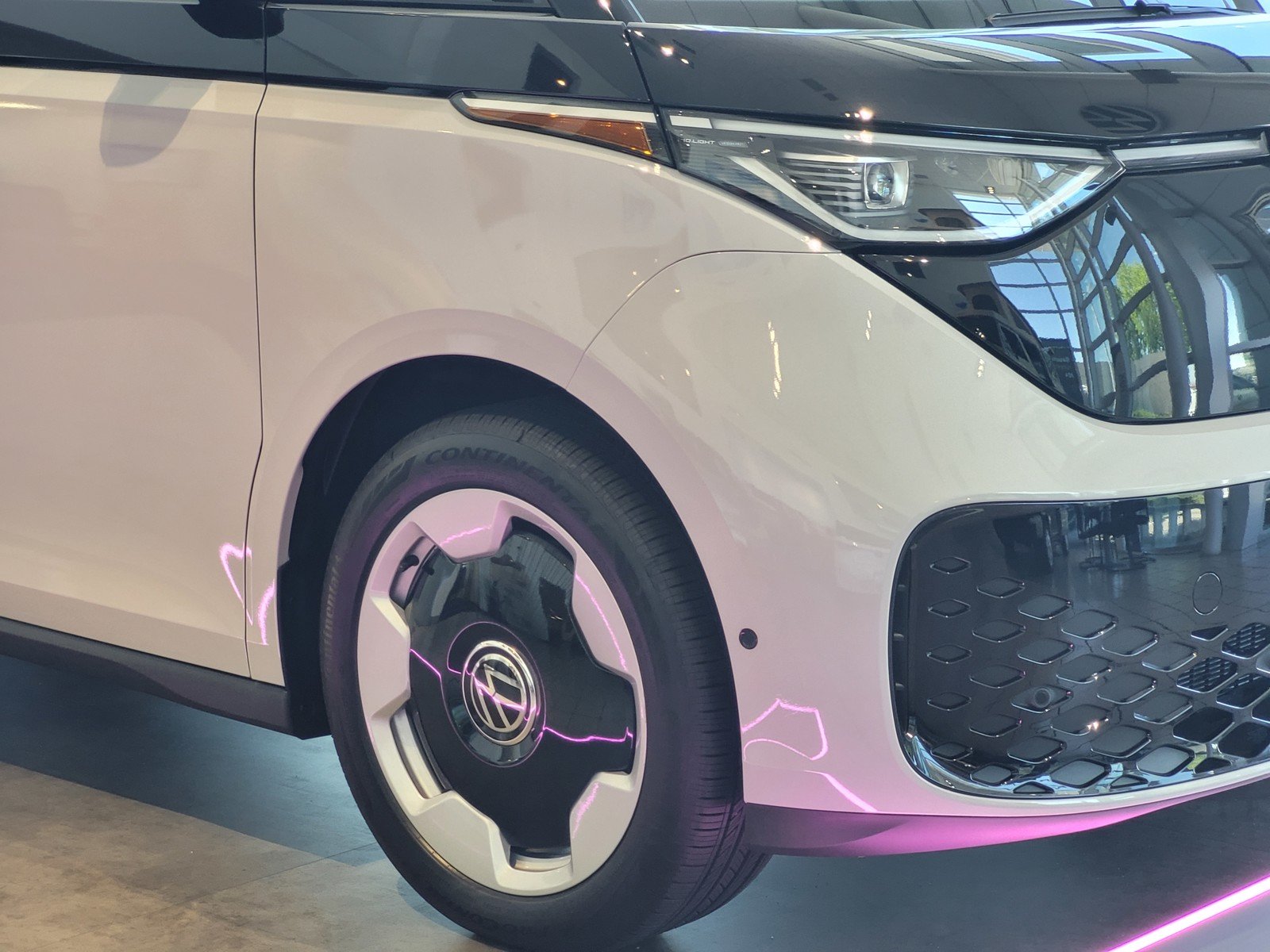 New 2025 Volkswagen ID. Buzz Pro S 4D Passenger Van in San Jose