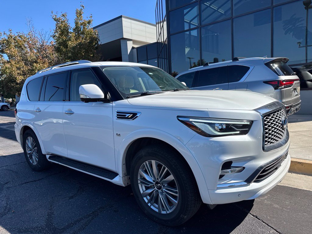 Used 2018 White INFINITI Base image 3