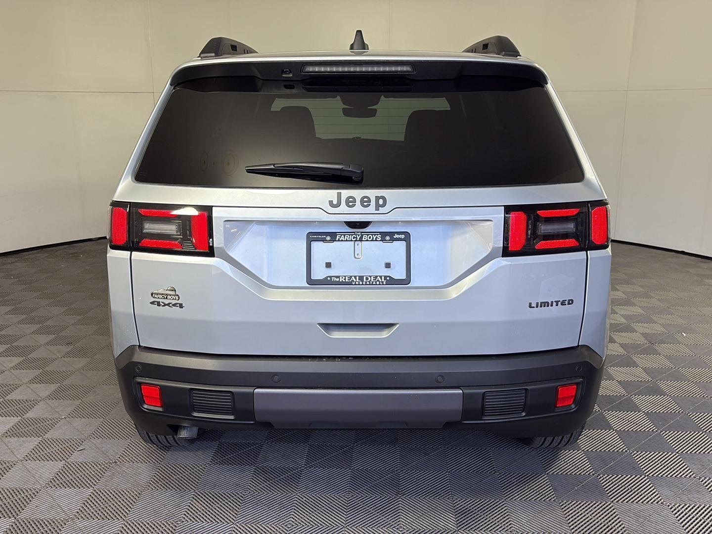 New 2026 Silver Zynith Clear-Coat Exterior Paint Jeep Limited image 5
