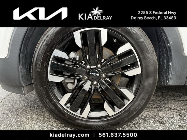 Certified Used 2024 White Kia SX image 33