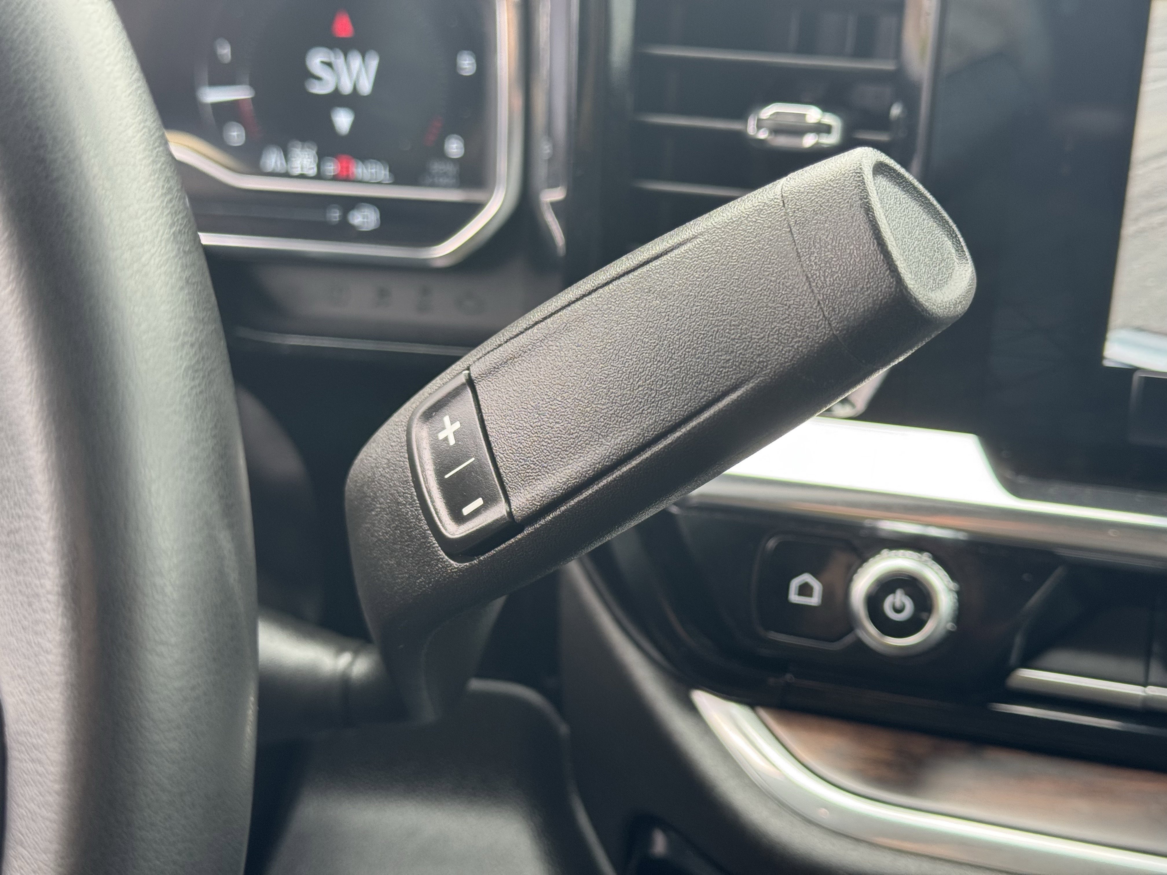 2025 GMC Sierra 1500 SLT - Photo 31