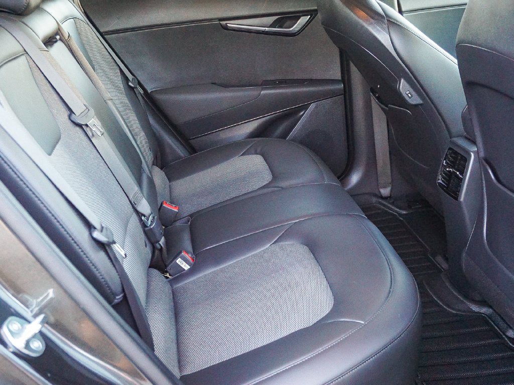 Used 2023 Gray Kia Wind image 14