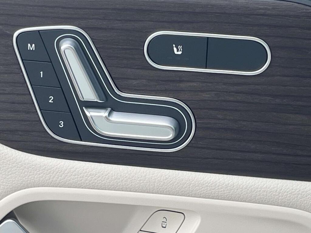 New 2026 Polar White Mercedes-Benz GLA 250 image 30