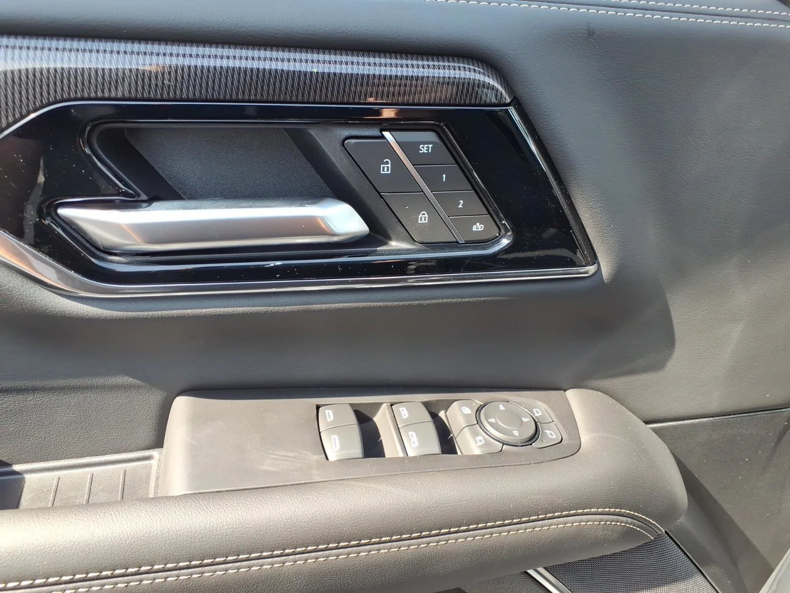 New 2026 Sterling Metallic GMC Elevation image 15