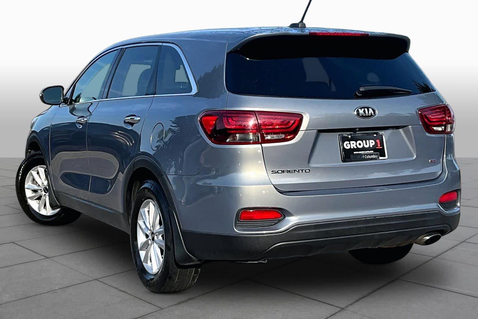 Used 2019 Everlasting Silver Kia L image 11