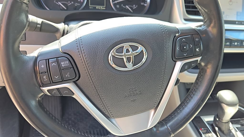 Used 2019 Celestial Silver Metallic Toyota SE image 11