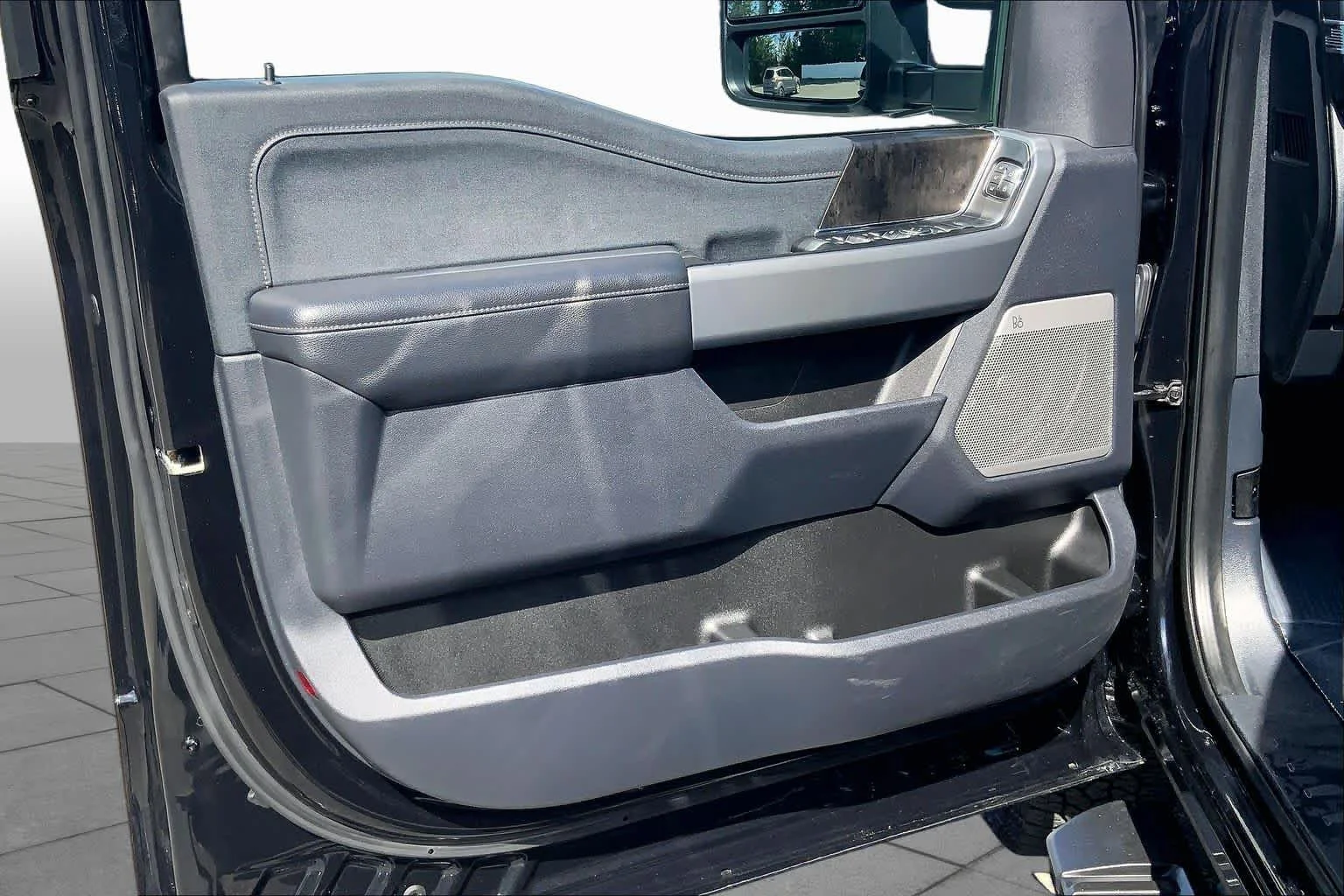 Certified Used 2024 Agate Black Ford LARIAT image 22