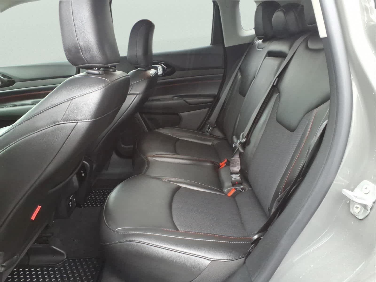Used 2022 Sting-Gray Clearcoat Jeep Trailhawk image 30