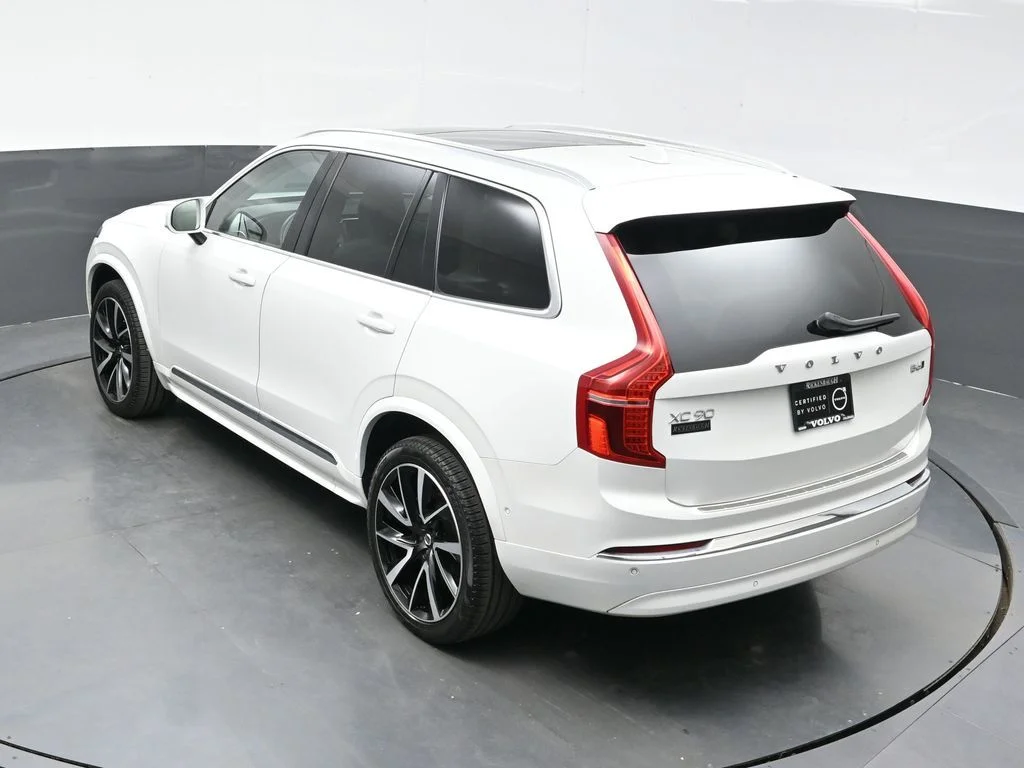 Certified Used 2024 Crystal White Volvo Plus image 34