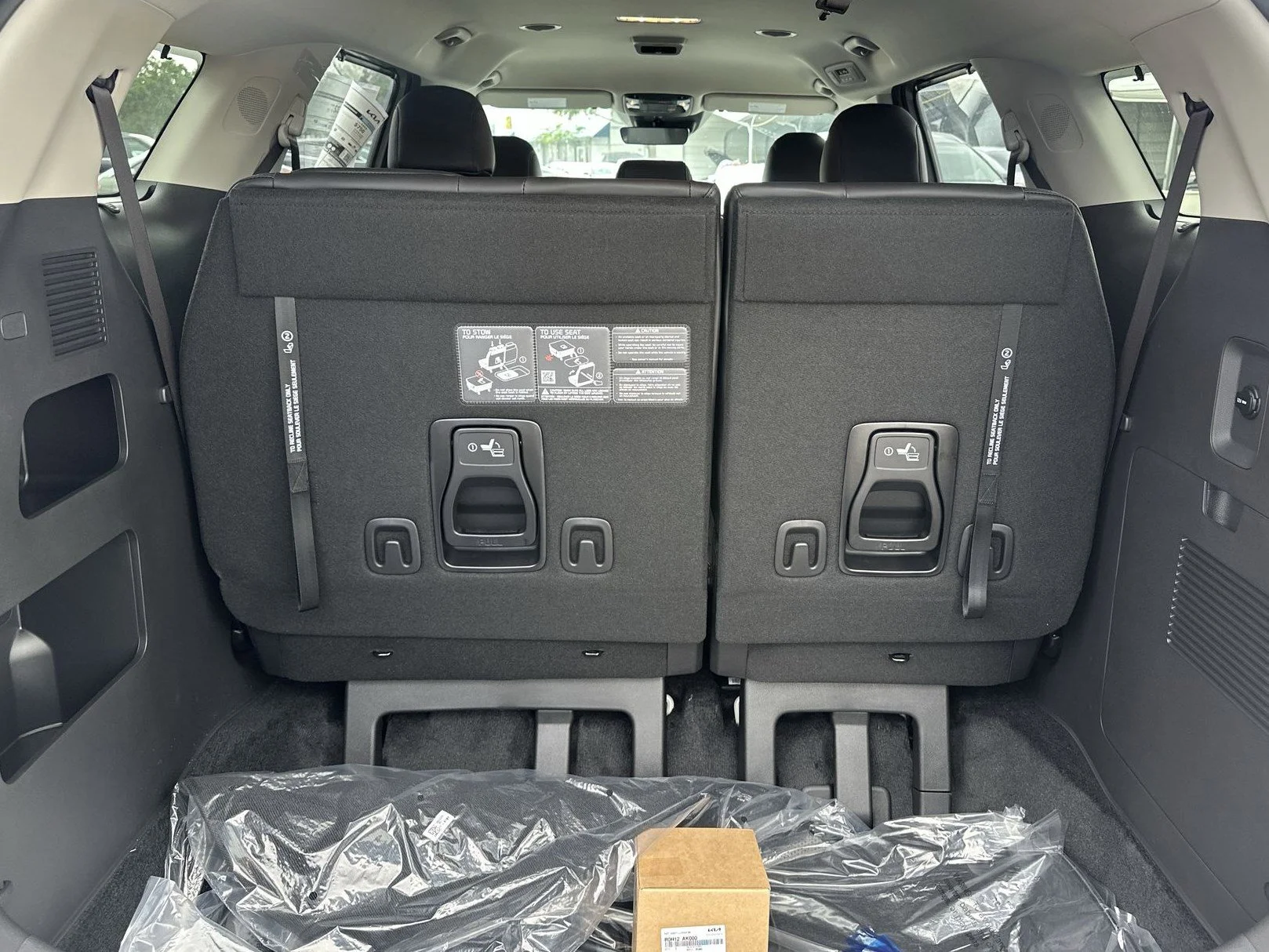 New 2026 Ceramic Silver Kia EX image 19