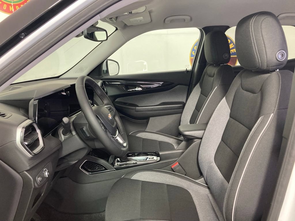 New 2026 Summit White Chevrolet LT image 8