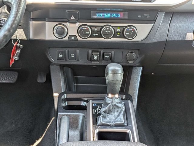 Used 2022 Midnight Black Metallic Toyota SR5 image 24