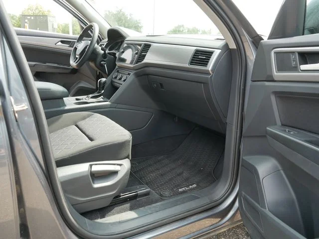 Used 2018 Gray Volkswagen Launch Edition image 21