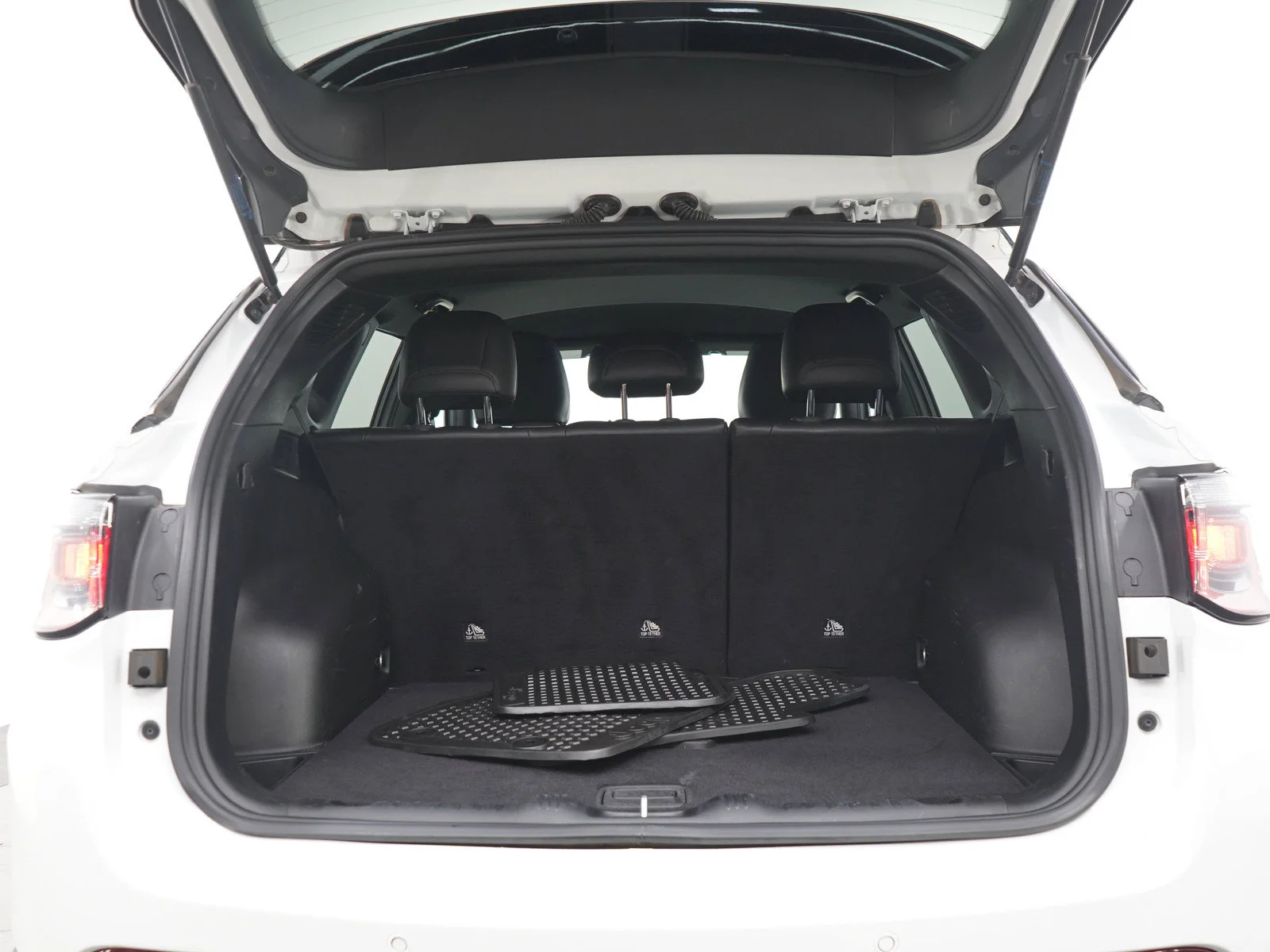 Used 2025 Bright White Clearcoat Jeep Trailhawk image 18