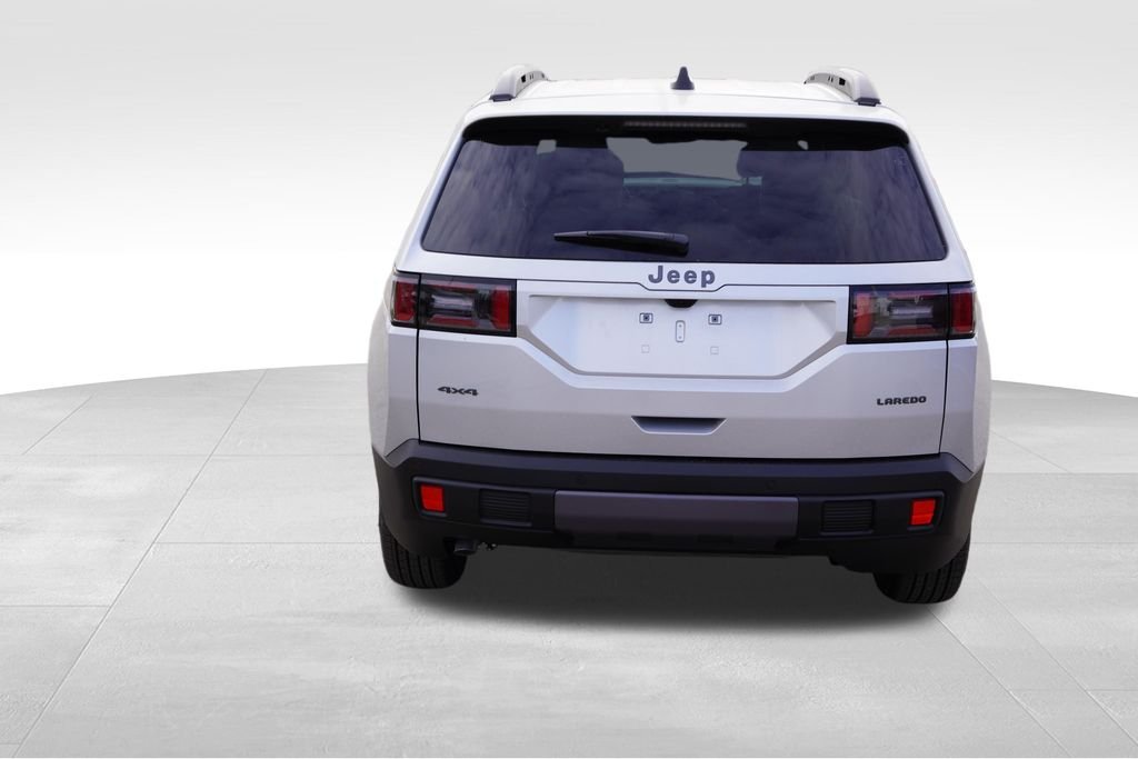 New 2026 Silver Zynith Clear-Coat Exterior Paint Jeep Laredo image 4