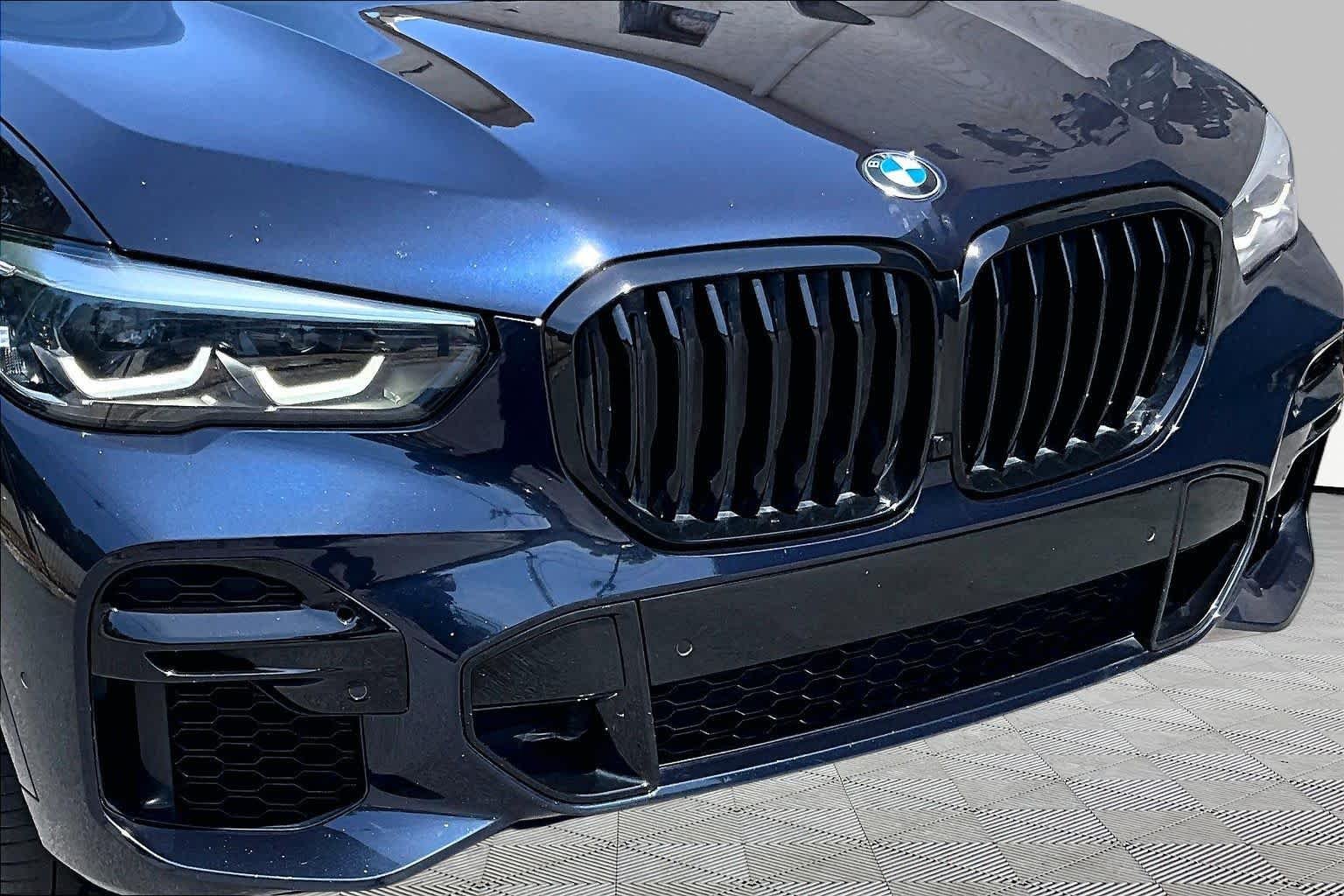 Used 2023 Carbon Black Metallic BMW sDrive40i image 30