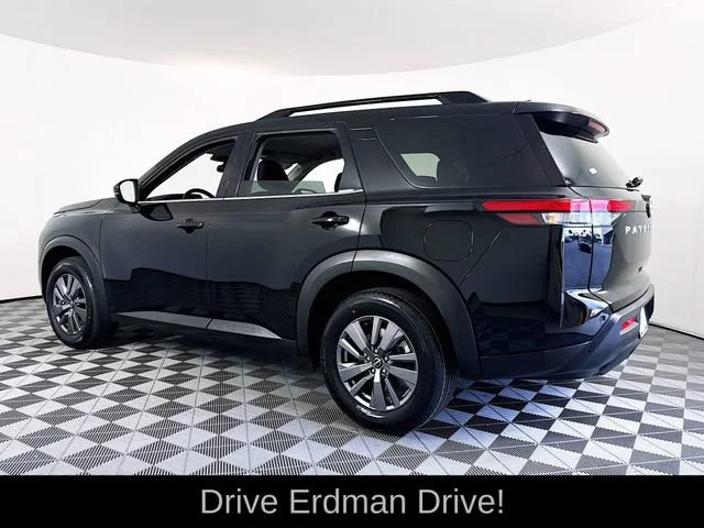 2025 Nissan Pathfinder SV - Photo 21