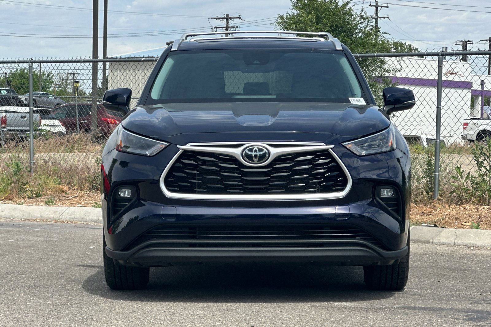 2022 Toyota Highlander XLE - Photo 9
