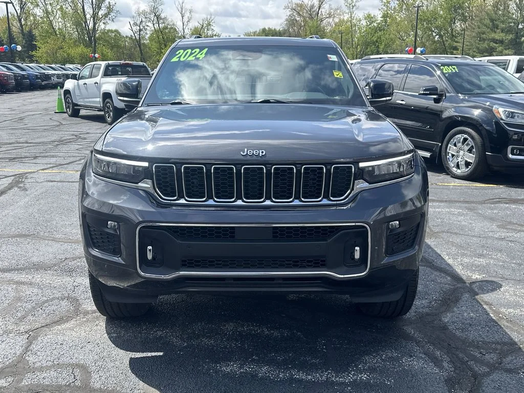 Used 2024 Gray Jeep Overland image 3