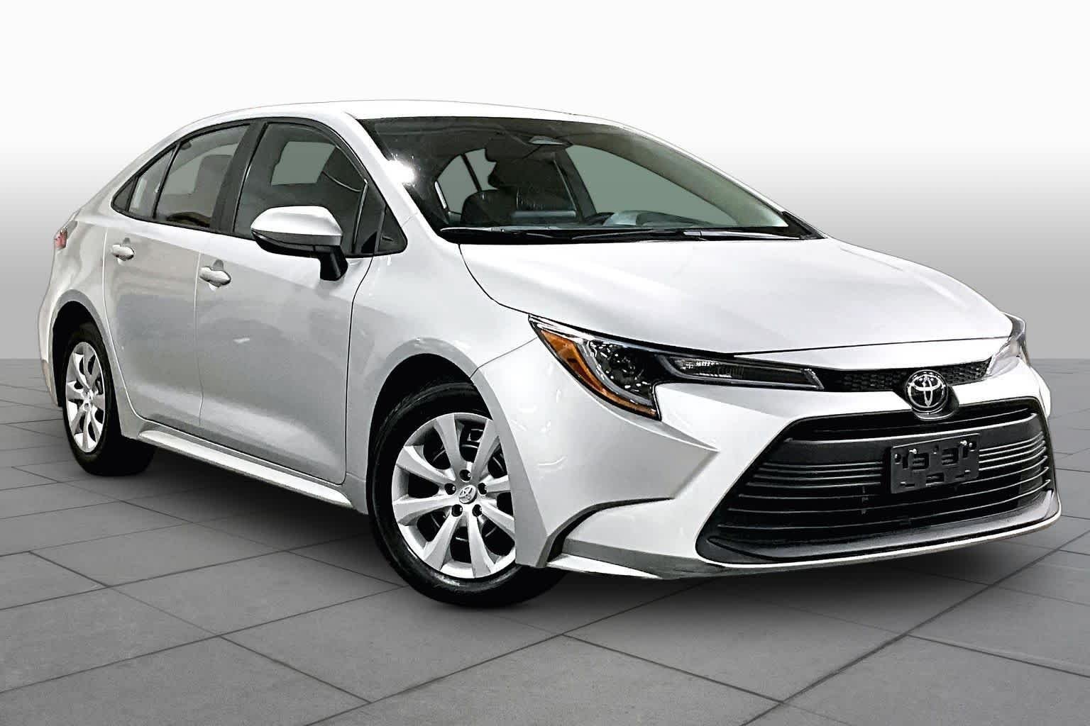 Used 2024 Classic Silver Metallic Toyota LE image 3