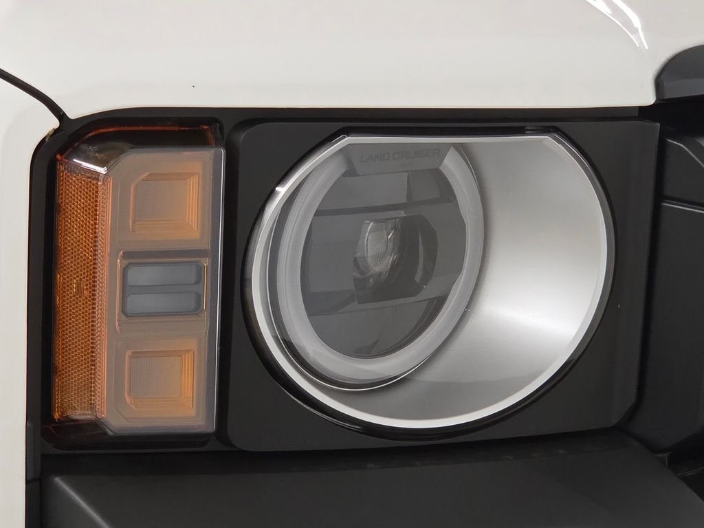 Used 2024 White Toyota 1958 image 15