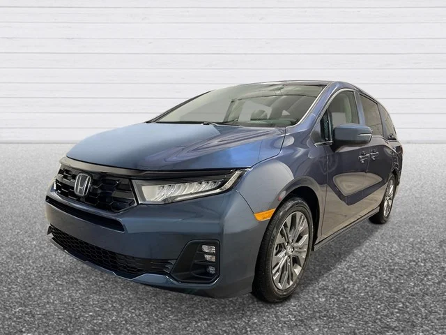 New 2026 Smoke Blue Pearl Honda Touring image 2