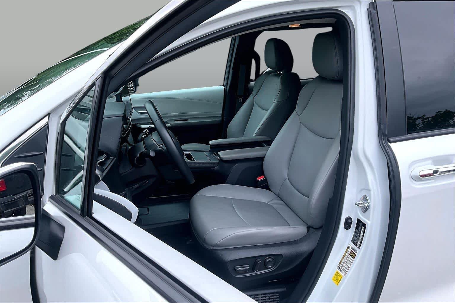 Used 2025 Wind Chill Pearl Toyota XLE image 8