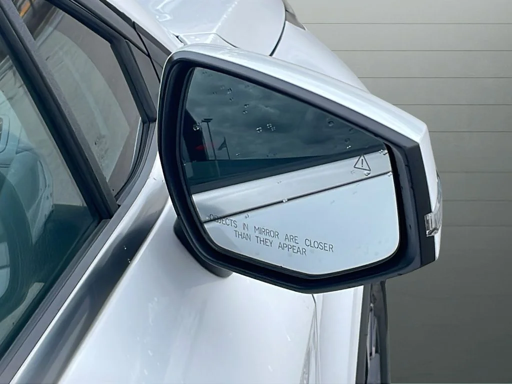 Used 2023 White Kia EX image 44