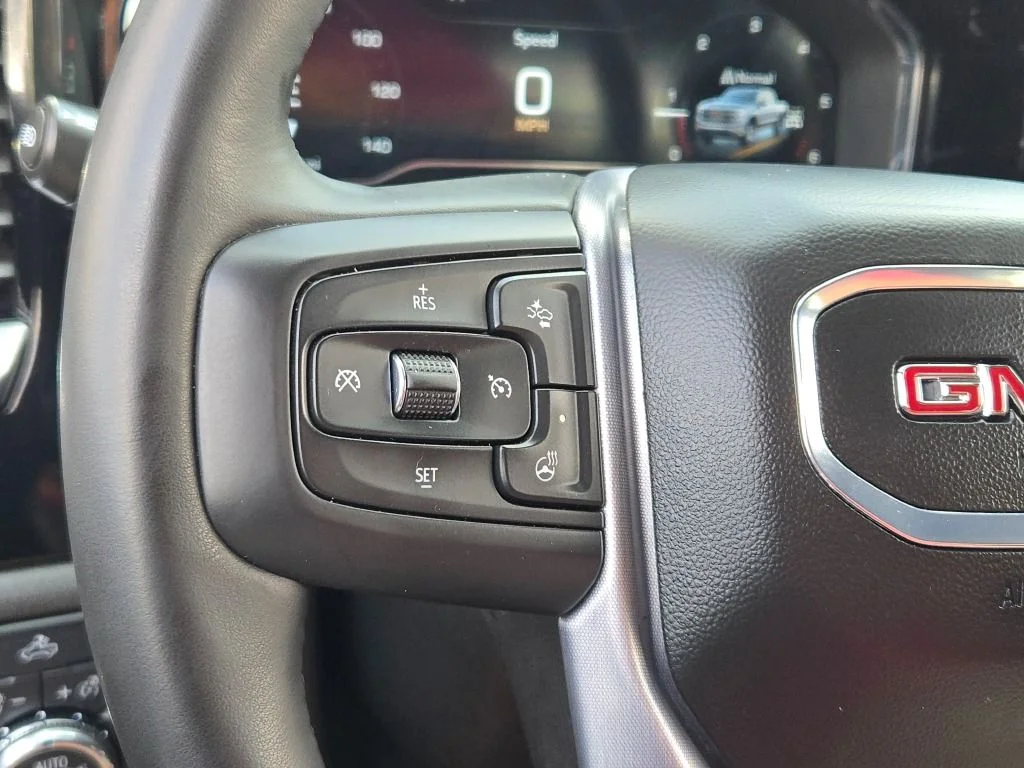 Used 2024 White GMC Elevation image 28